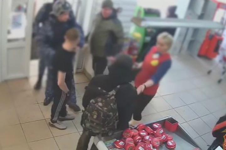 Житель Саяногорска пытался похитить более 16 килограммов сыра